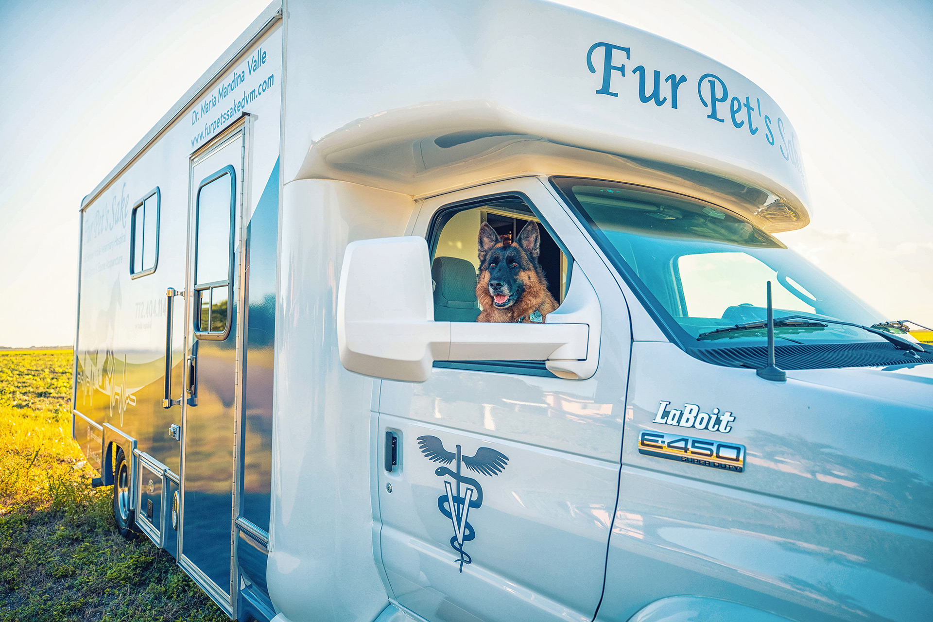 Tour Mobile Veterinarian in Vero Beach and Sebastian